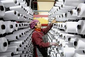 A Woven Bag Workshop in Lianyungang