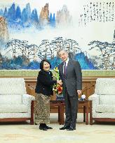 CHINA-BEIJING-WANG YI-CAMBODIAN AMBASSADOR-MEETING (CN)