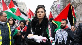 Pro Palestine Demo Continues In Duesseldorf