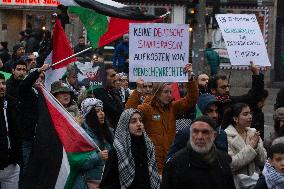 Pro Palestine Demo Continues In Duesseldorf