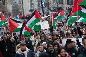 Pro Palestine Demo Continues In Duesseldorf