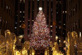 It’s Beginning To Look Like Christmas In The Big Apple