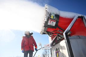 Artificially Makes Snow in A Ski Resort in Xuzhou