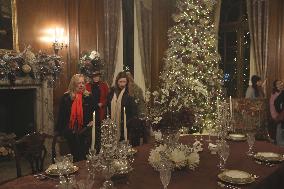 U.S.-CALIFORNIA-WOODSIDE-FILOLI-LIGHT DECORATIONS