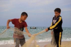 MIDEAST-GAZA-KHAN YOUNIS-FISHING