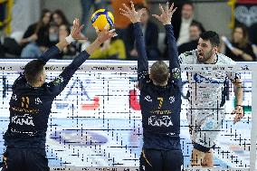 Rana Verona v Cisterna Volley - Italian SuperLega Volley Championship