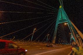 HUNGARY-BUDAPEST-MEGYERI BRIDGE-CHRISTMAS DECORATIONS