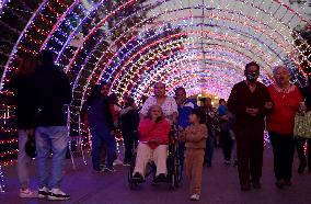 Daily LIfe In Mexico City During The Christmas Season