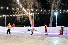 Open-air skating rink opens in Zaporizhzhia