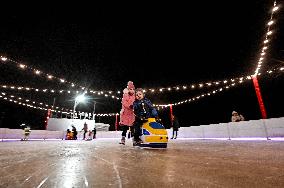 Open-air skating rink opens in Zaporizhzhia