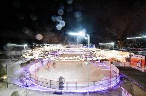 Open-air skating rink opens in Zaporizhzhia