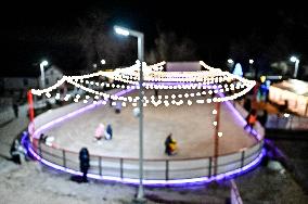 Open-air skating rink opens in Zaporizhzhia