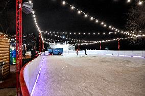 Open-air skating rink opens in Zaporizhzhia