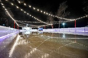 Open-air skating rink opens in Zaporizhzhia