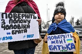 Action in support of captured Mariupol defenders held in Zaporizhzhia