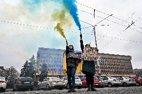 Action in support of captured Mariupol defenders held in Zaporizhzhia