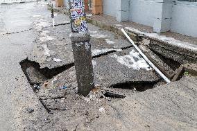 Ground sinks near Demiivska metro station in Kyiv