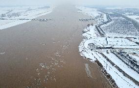 #CHINA-SHANDONG-YELLOW RIVER-FLOWING ICE (CN)