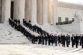 Justice Sandra Day O’Connor lies in repose at the Supreme Court