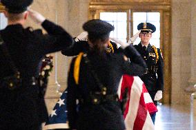 Justice Sandra Day O’Connor lies in repose at the Supreme Court