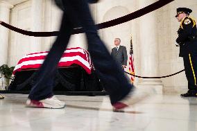 Justice Sandra Day O’Connor lies in repose at the Supreme Court