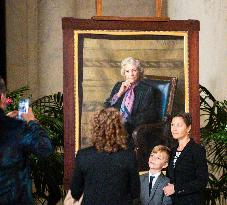 Justice Sandra Day O’Connor lies in repose at the Supreme Court