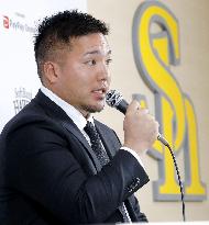 Baseball: Hawks acquire suspended slugger Yamakawa