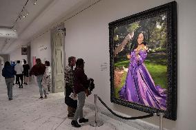 Artist Shawn Michael Hold An Oprah Winfrey’s Portratit  Exhibition