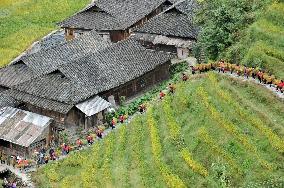 (EnchantingGuangxi)CHINA-GUANGXI-LONGSHENG-HONGYAO PEOPLE-FOLK COSTUMES (CN)