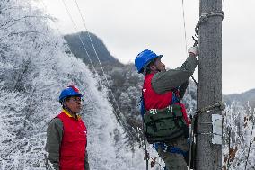 CHINA-HUBEI-SHENNONGJIA-POWER SUPPLY-MAINTENANCE (CN)