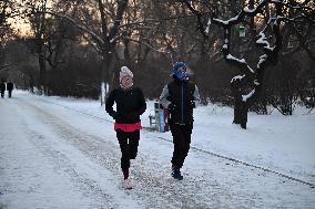 Citizens Face Frost in Shenyang