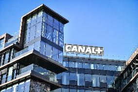 Canal+ Headquarters - Issy-les-Moulineaux