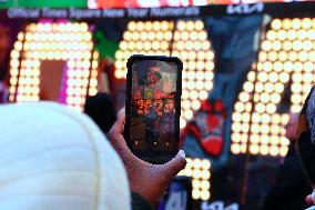 2024 Official New Year Numerals - Times Square