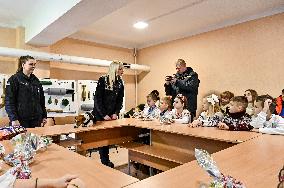 Patron visits Zaporizhzhia students