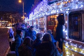 HUNGARY-BUDAPEST-CHRISTMAS TRAM