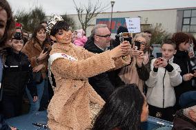 Miss France Eve Gilles  Back In Her Home Village - Quaedypre