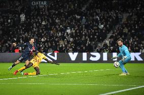 Ligue 1 - PSG v Metz