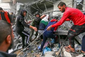 Death Toll Passes 20,000 - Gaza