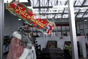 Illuminated Santa Claus Traveling  On  The Mexico City Metro