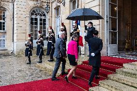 PM Borne Receives Czech President Pavel - Paris