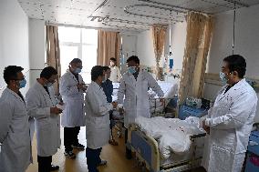 (FOCUS) CHINA-GANSU-JISHISHAN COUNTY-EARTHQUAKE-MEDICAL TREATMENTS (CN)
