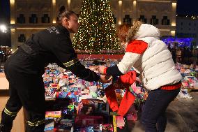 MALTA-VALLETTA-CHRISTMAS GIFTS-DONATION