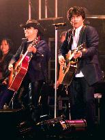 Japanese pop duo Chage and Aska sing in Seoul