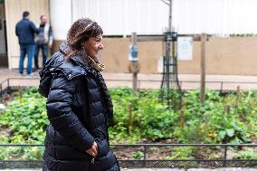Paris mayor visits emergency shelter - Paris