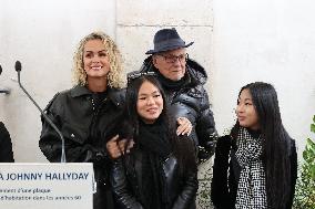 Laeticia Hallyday Unveil A Plaque In Tribute To Johnny Hallyday - Paris