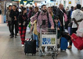 CANADA-RICHMOND-VANCOUVER INTERNATIONAL AIRPORT-HOLIDAY-TRAVEL RUSH