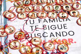 Families of Mexico’s disappeared Protest outside the National Palace