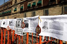 Families of Mexico’s disappeared Protest outside the National Palace