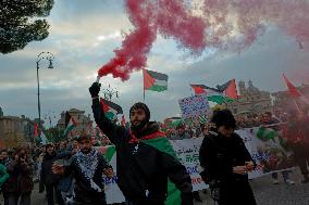 Demonstration To Call For A Ceasefire In The Conflict Between Israel And Hamas In Rome