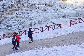 Icefall in Qingzhou